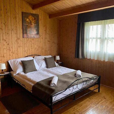 Eszter-Haz Hotel Kisapati Luaran gambar