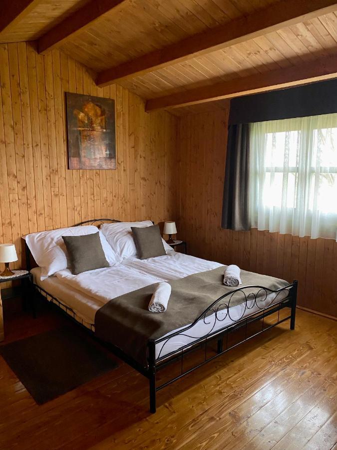 Eszter-Haz Hotel Kisapati Luaran gambar